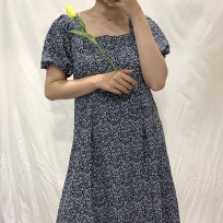 【CN】涼感滑料深藍小花裙．連身